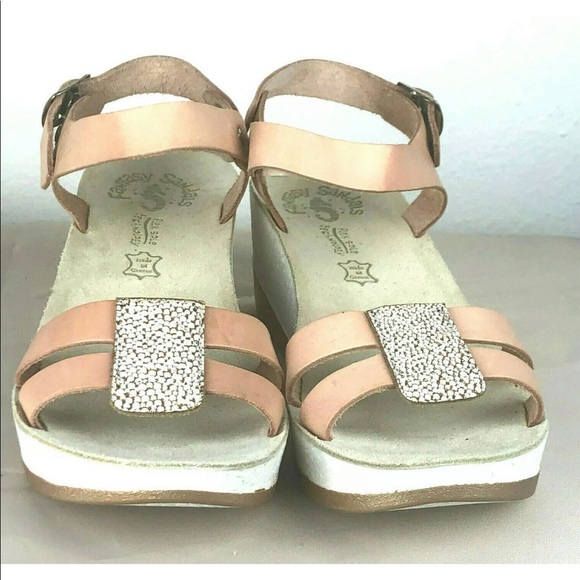 Fantasy Sandals Flex Sole Technology Wedge Buckle Leather Upper Size 40/9 - Picture 1 of 16